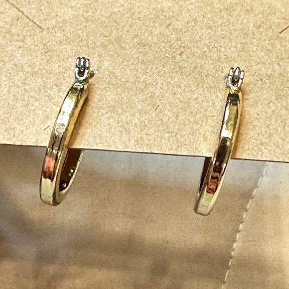 2/$15 Gold tone hoops w/hinge snap back clasp. - Picture 6 of 8